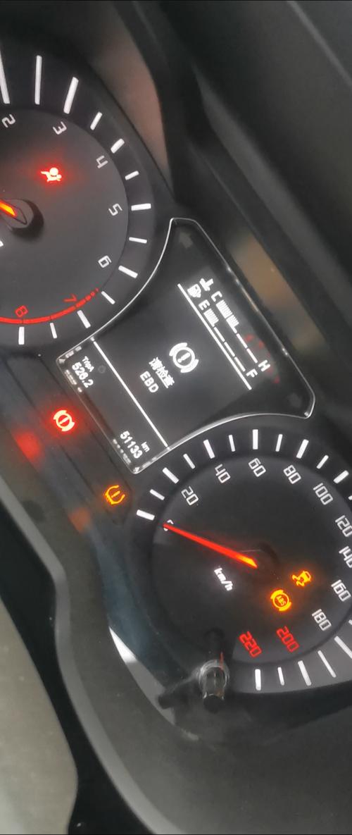 广汽-传祺gs4仪表盘出现各种故障灯
