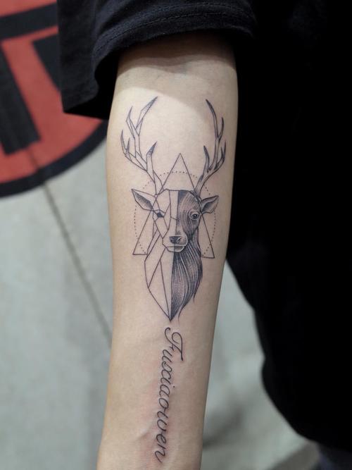 鹿头_纹身图案手稿图片_林景的纹身作品集