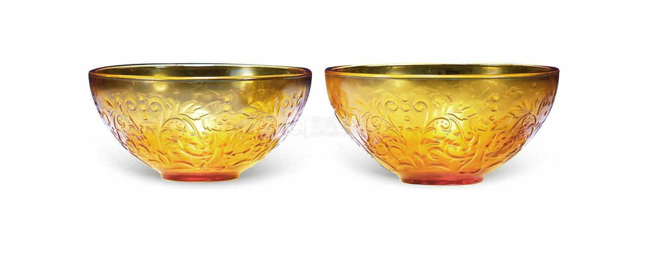 清代 黄料缠枝花卉纹琉璃盏 (一对)