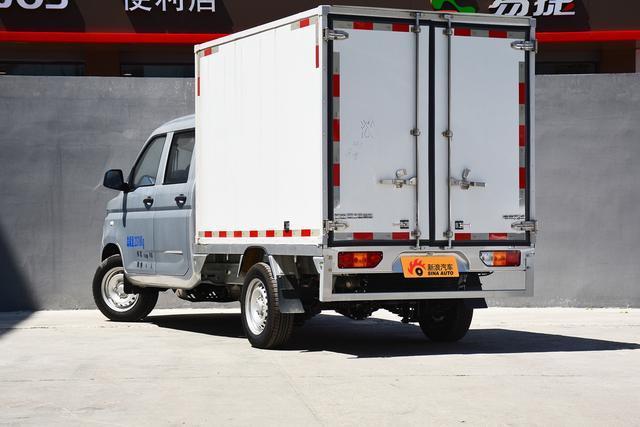 2019款五菱荣光新卡1.8l双排国vi lj479q6