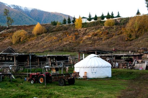 其它 镜头下的边陲小镇--白哈巴 写美篇  白哈巴隶属于新疆阿勒泰市