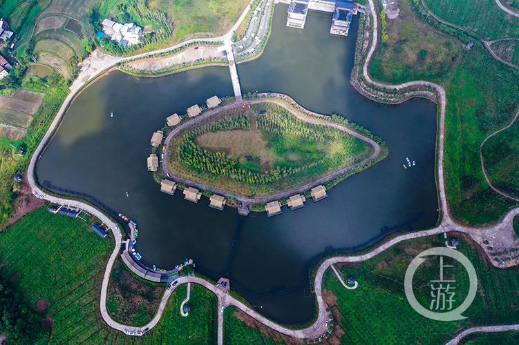 三峡漫城一方青山碧水休闲胜地