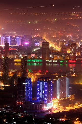 上麒麟山拍朝阳城夜景 141124