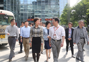 杭州市委常委佟桂莉,上城区区长陈瑾等领导一行