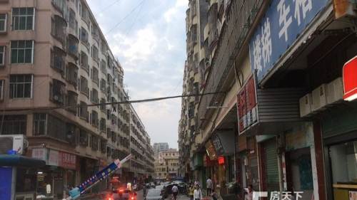 龙岗龙岗城深圳龙岗南联刘屋村 临街门面120平米