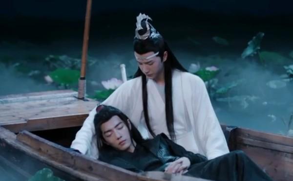 陈情令花絮:肖战躺在王一博怀里,肖战害羞捂脸,王一博