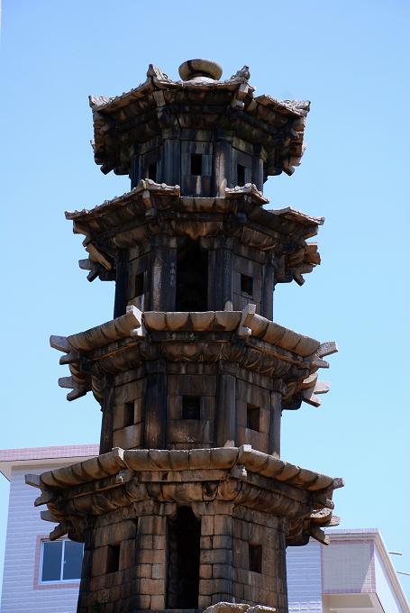 福建福清梁思成先生摹画过的水南塔