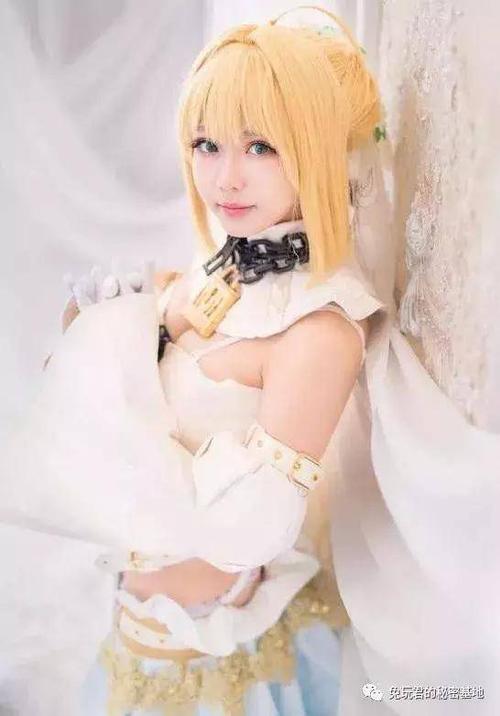 污的可以:美女coser竟花700万做"换头怪"!