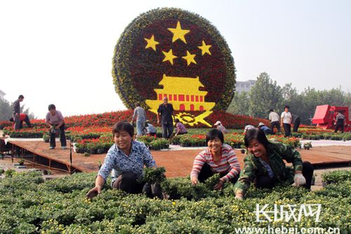 (陈儒 范学军 张明月)为迎接新中国成立63周年和党的"十八大"胜利召开