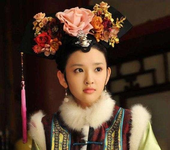 历史上尔晴没那么讨厌,她所属的部落瓜尔佳氏美女频出