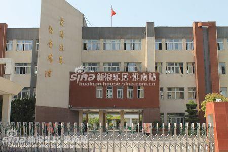 龙湖中学
