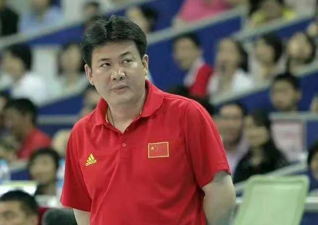 中国女排主教练官宣江苏女排主帅蔡斌当选时隔13年重回国家队