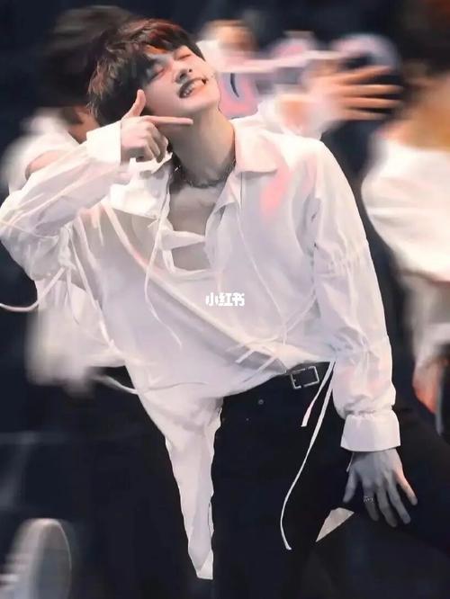 丁程鑫神图yyds_丁程鑫_时代少年团_tnt时代少年团_娱乐_明星娱乐资讯