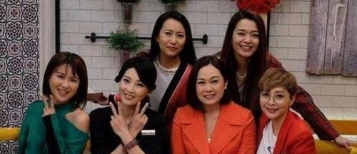 可能是因为长时间没有演戏的缘故,姚莹莹并没有好好管理自己的身材