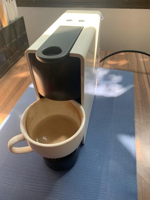 办公室的下午跟咖啡很般配_咖啡_咖啡馆_黑咖啡_测评_咖啡机_我家有个