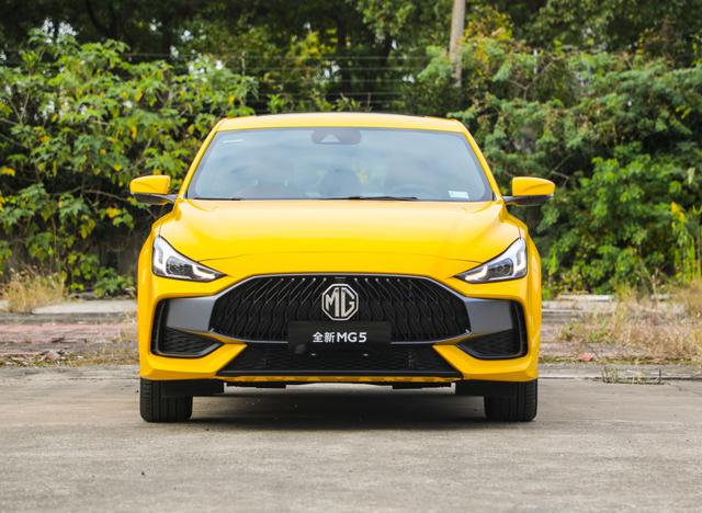 名爵的全新轿跑,比思域还运动,配1.5t破百才8秒,起步价不足7万