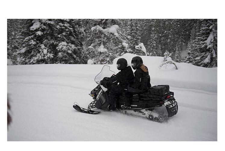 北极星800cc两人座可调节靠背赛道雪地摩托车