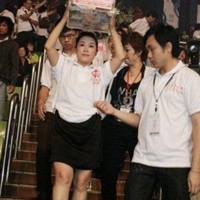 【图】李玉刚李雨儿结婚照流出 二人关系是真是假?