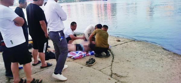 32岁小伙湘江野泳溺亡今夏湘江株洲段首起野泳悲剧