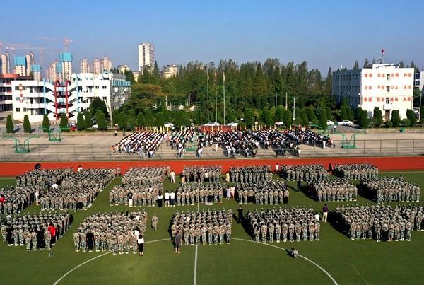 皖西经济技术学校举行新学期升国旗仪式暨国旗下讲话活动