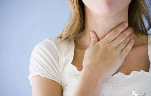 喉咙干痒对照表,一半都是肺不好!橄榄榨成汁,咳嗽痰多一扫光!