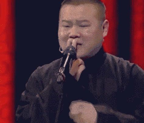 正是靠着胖胖的贱贱的属性,在相声演员中一炮而红~ 大鲨鱼 奥尼尔!