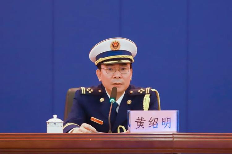 荣誉金腰斧授予他们