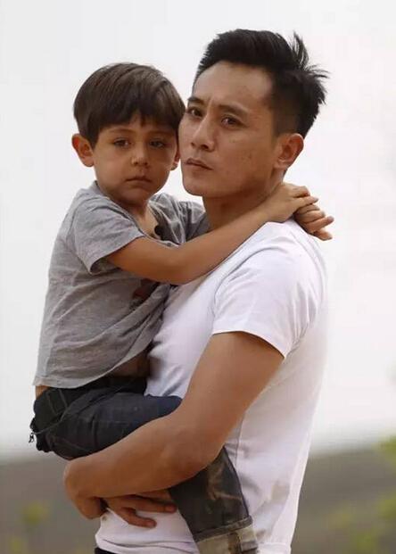 刘烨儿子诺一秀法语 被要求说:我爸爸特别好