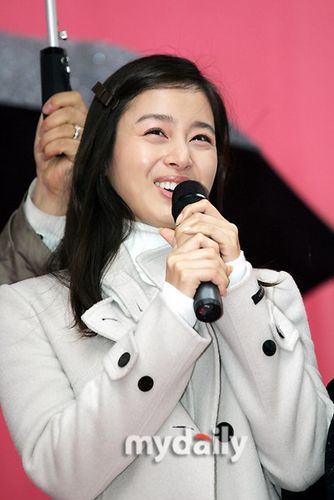 组图韩星金泰熙李莞热心公益姐弟携手做慈善