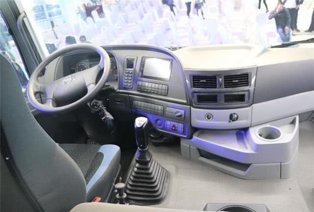 欧曼2019款国六法规渣土车上市44项升级改变渣土车老