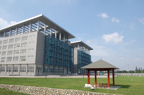  p>成都市技师学院建于2009年,是由 a href="#">成都市 /a>高级技工