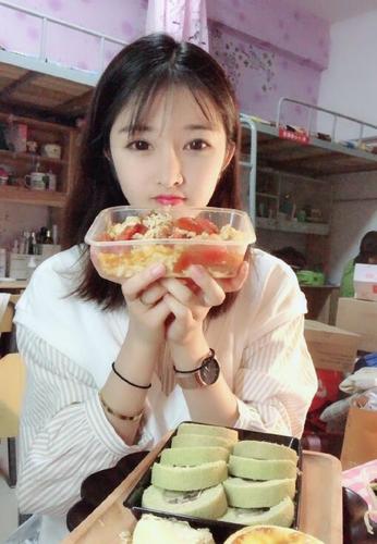 次惑小仙女个人资料简介次惑小仙女背景微博可爱写真盐皂事件