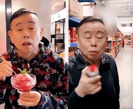 潘长江带货的产品竟然也是白酒,而且在直播中,他显得非常敬业,简直是