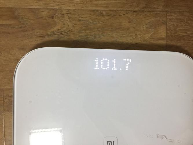 12号年后上班的早上称重103.8斤,今天早上三次站上体重秤,分别是102.