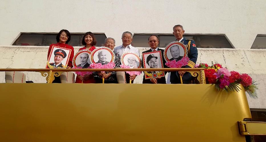 右起:杨成武上将,肖华上将,吕正操上将,陈再道上将,赛福鼎,洪学智上将