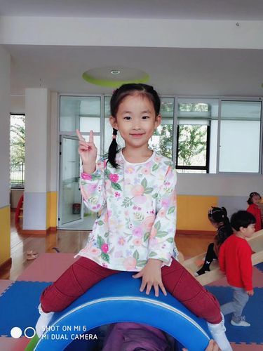 小二班彭梓萱-古诗文诵读《弟子规》 - 美篇