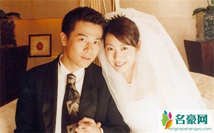 而不是于毅,于毅老婆其实是个圈外人,名字叫做朱莉,于毅为了保护妻子