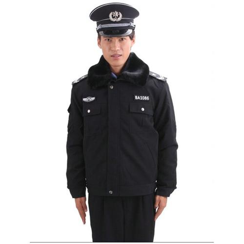 训服,内衬衣,执勤短衬衣,制式外长衬衣,佩戴大檐帽,粘贴全套标志(肩章