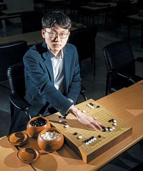 今日围棋赛事11.24——22届农心杯第9局唐韦星大战申真谞