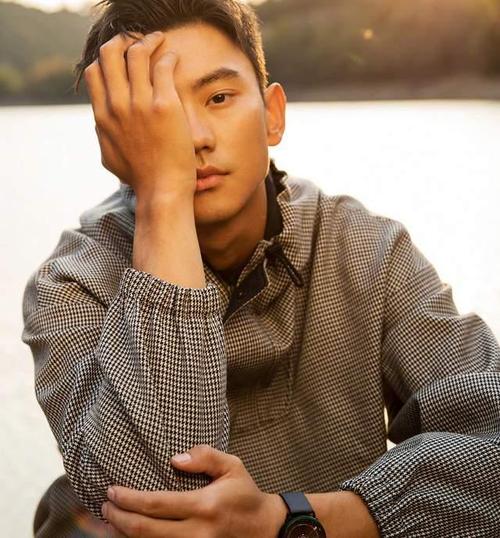 宁泽涛再发个人写真大片!27岁泳坛帅哥,发14字诗句