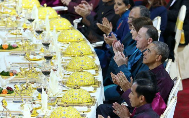 11月10日,apec国宴在奥运会场馆"水立方"举行,此次欢迎晚宴所使用的