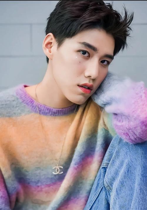 泰国演员pp 和 高露