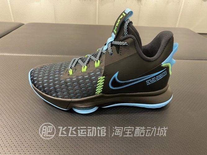 户外实战正品耐磨球鞋拼接詹姆斯耐克