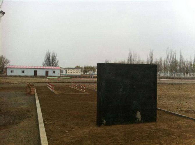 四百米障碍高低跳台 400米障碍多少钱 部队拓展训练器材厂家