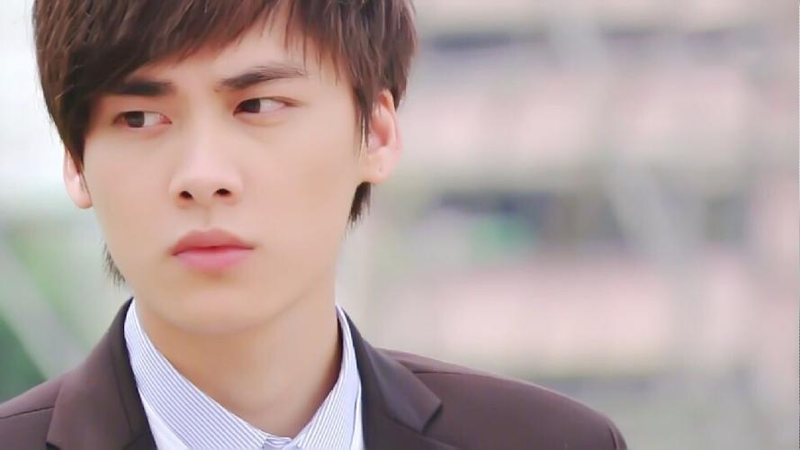 李易峰 幸福最晴天项允超(李易峰) cr:新浪微博:李易峯