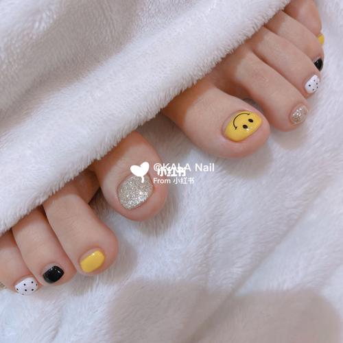 kala nail 笑脸美甲 ins美甲 脚美甲_美甲_脚美甲_nail_instagram