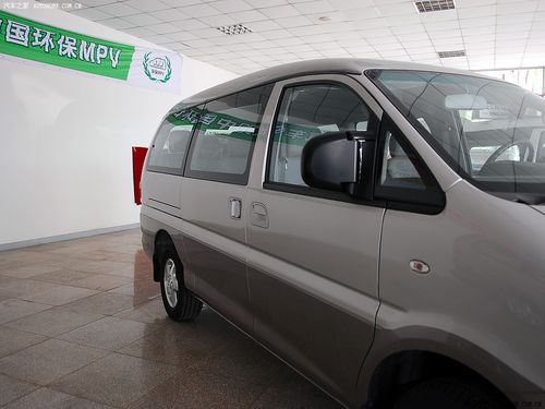 东风风行 菱智 2007款 2.4l 手动9座优越版