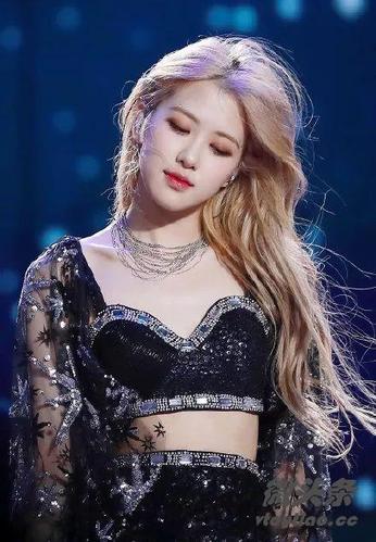 "澳洲玫瑰"rose音乐节穿搭备受好评,get这些神器教你玩转音乐节!_boss