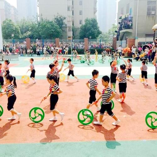 热销推圈圈滚铁环_铁圈铁环塑料圈圈儿童玩具 幼儿园风火轮怀旧推滚滚