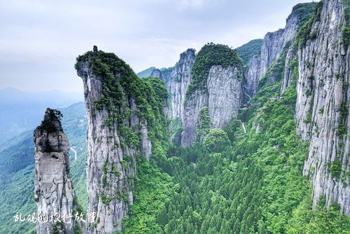 湖北这处5a景区被誉为世界地质奇观罕见150米石柱屹立千年不倒